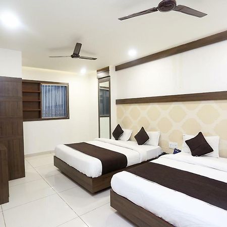 Oyo 18422 Central Grand Belanganj 外观 照片