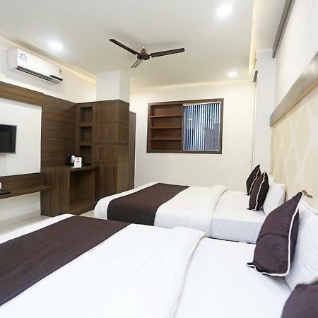 Oyo 18422 Central Grand Belanganj 外观 照片