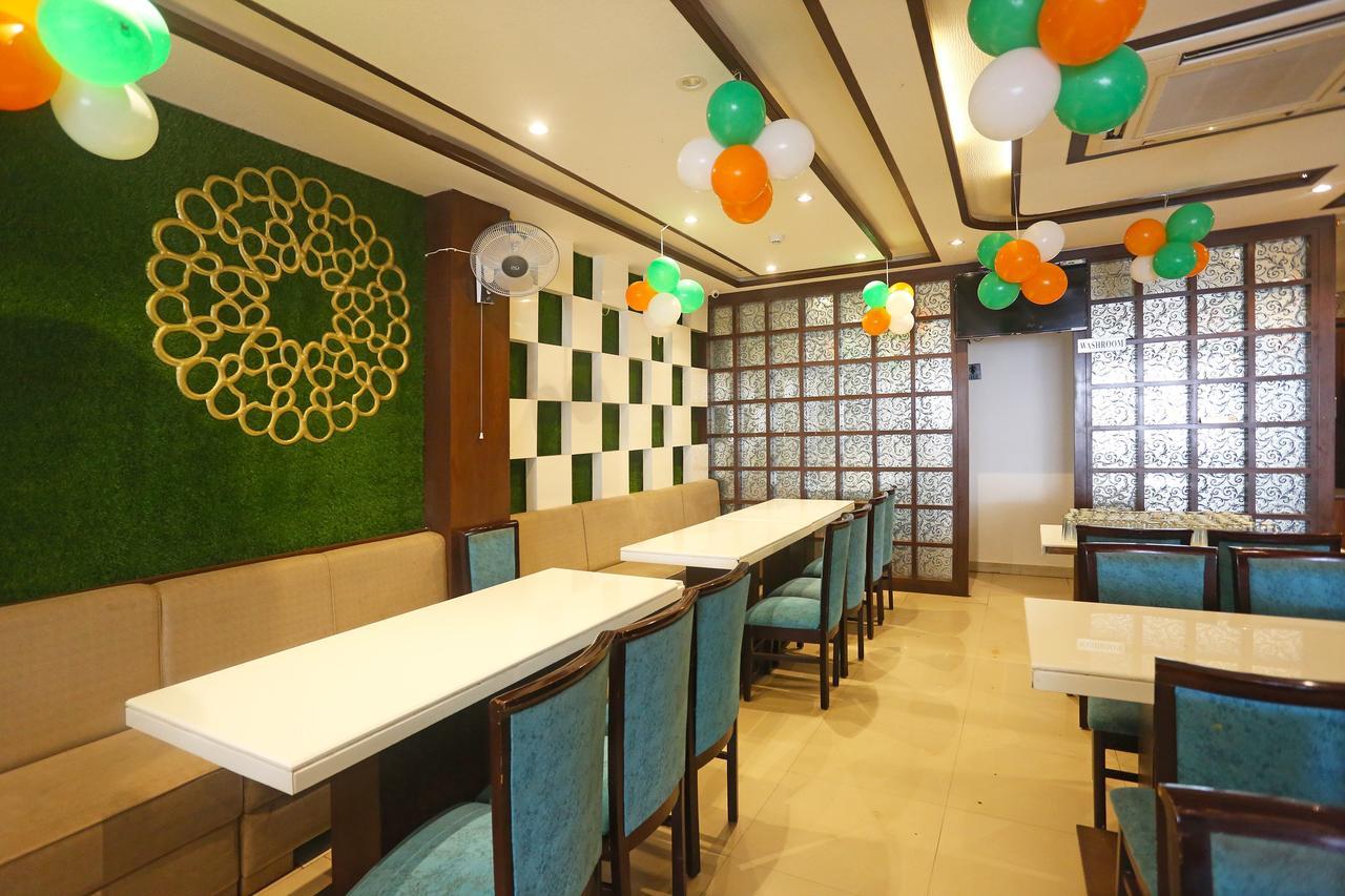 Oyo 18422 Central Grand Belanganj 外观 照片