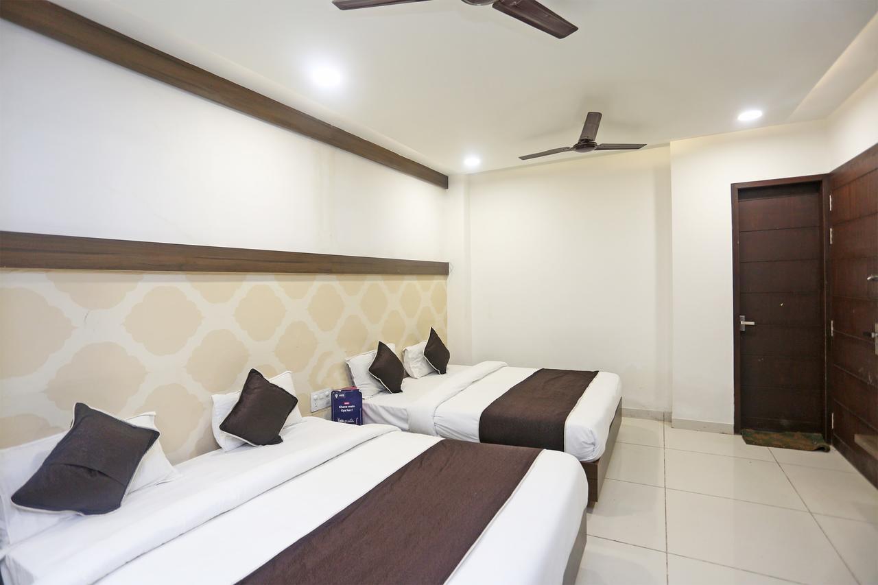 Oyo 18422 Central Grand Belanganj 外观 照片
