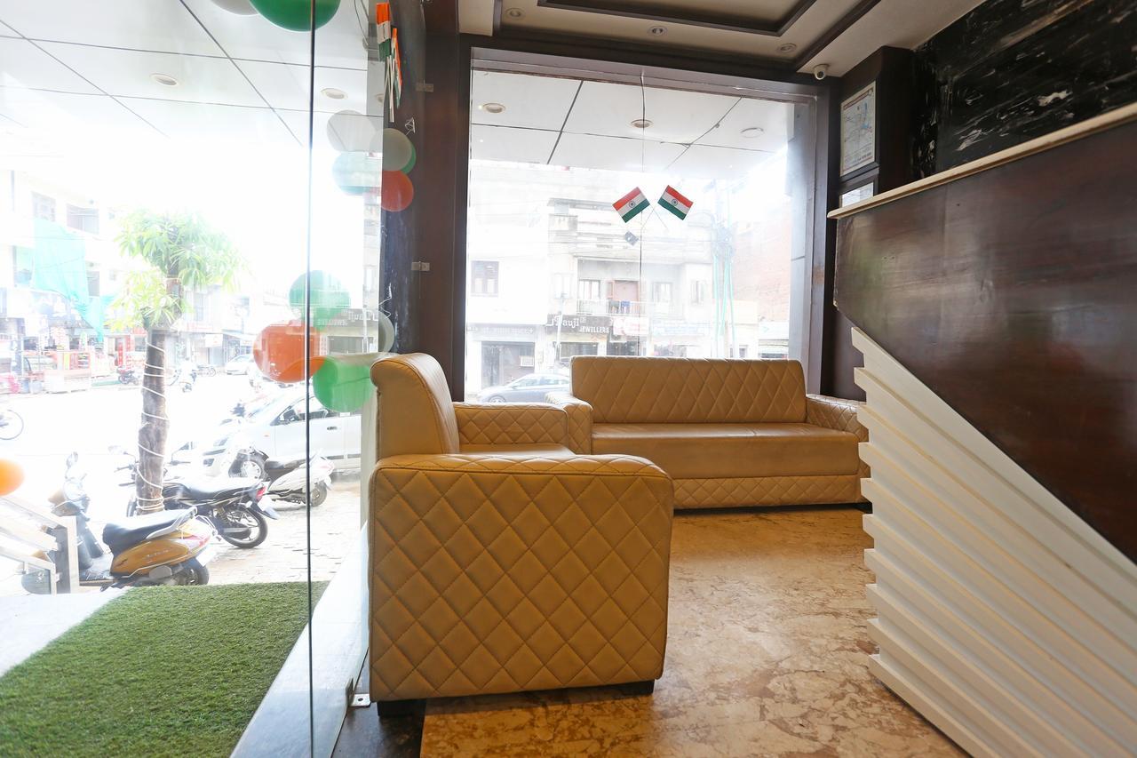 Oyo 18422 Central Grand Belanganj 外观 照片