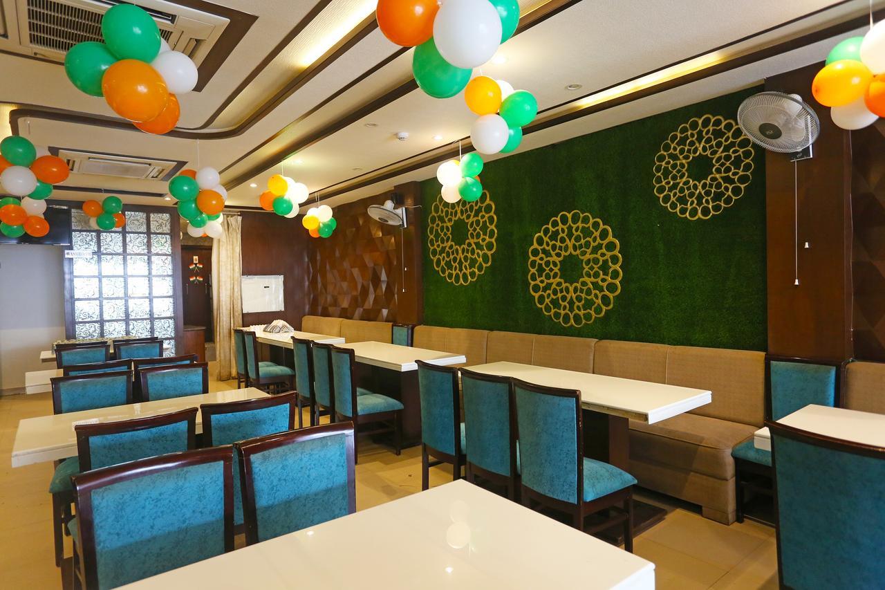 Oyo 18422 Central Grand Belanganj 外观 照片