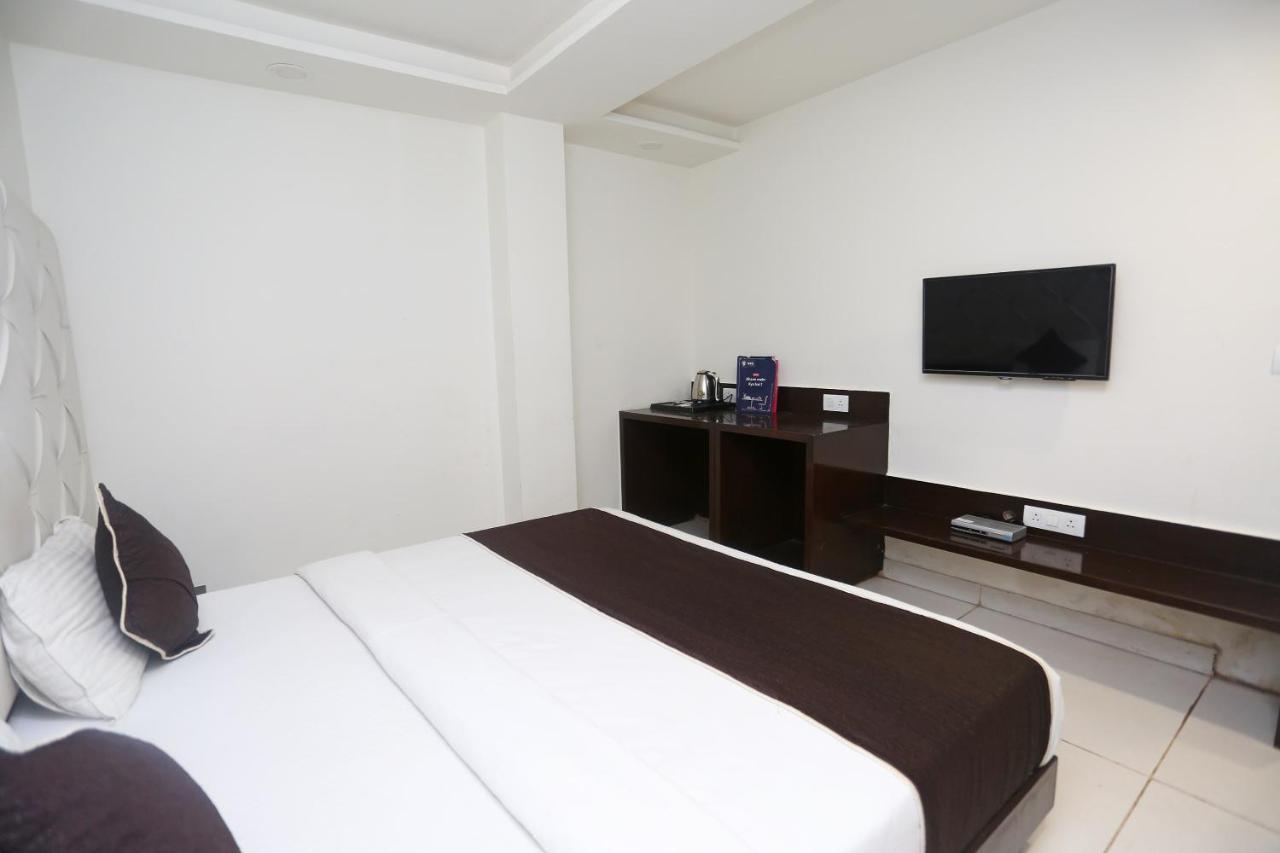 Oyo 18422 Central Grand Belanganj 外观 照片