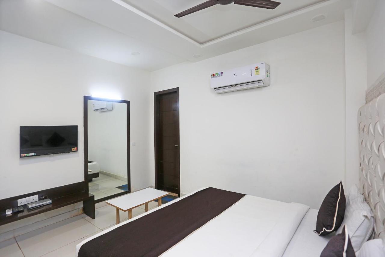 Oyo 18422 Central Grand Belanganj 外观 照片