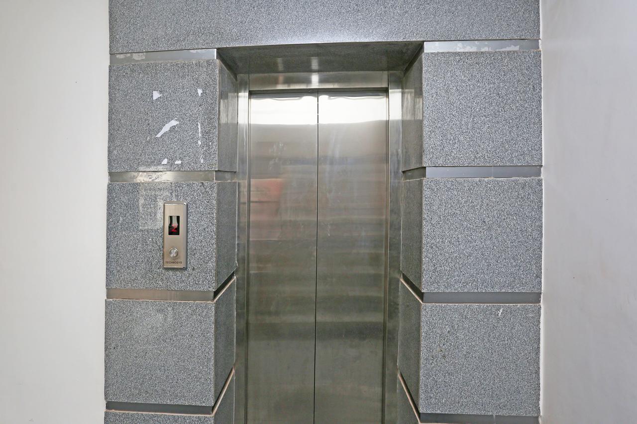 Oyo 18422 Central Grand Belanganj 外观 照片