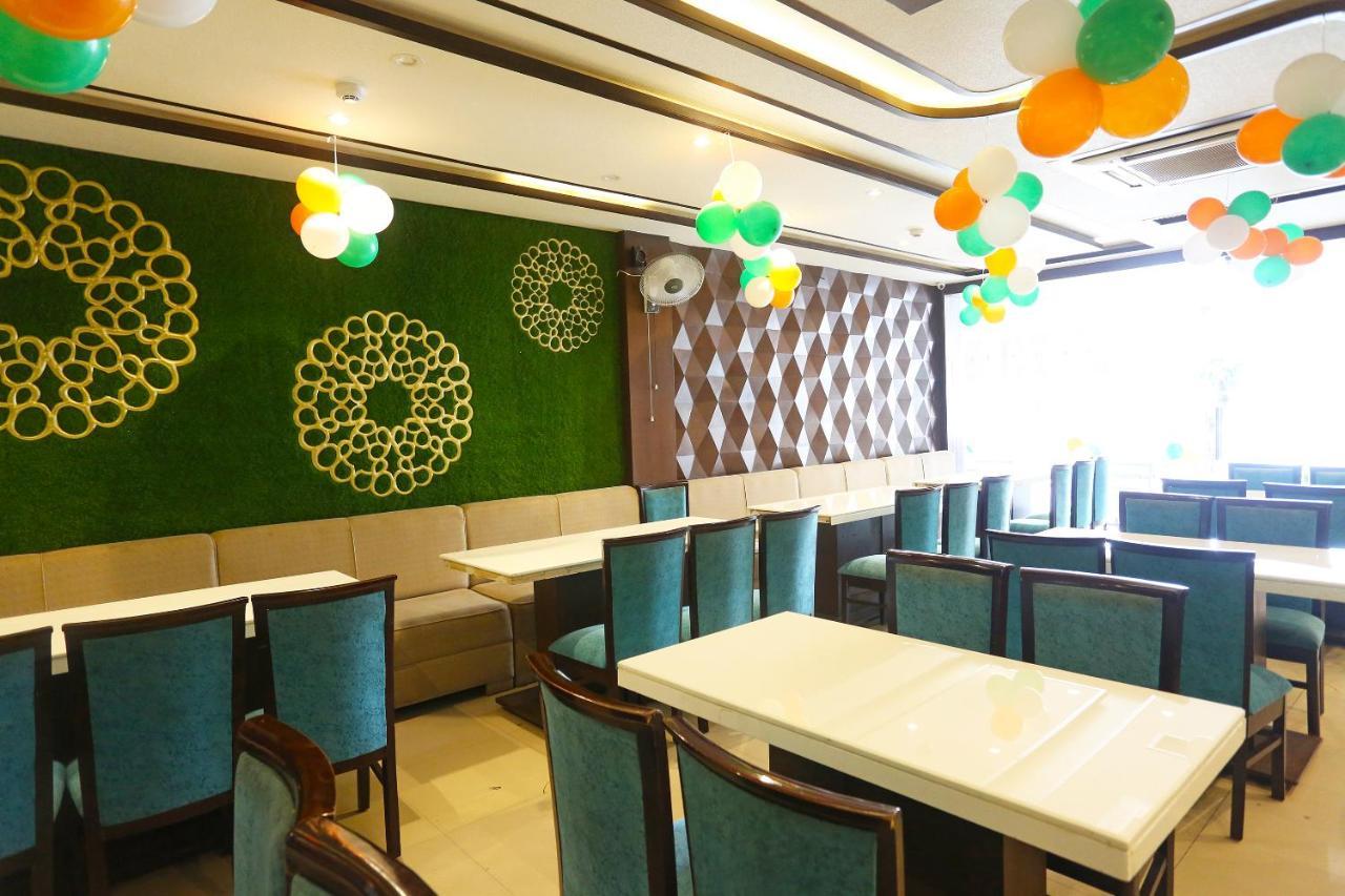 Oyo 18422 Central Grand Belanganj 外观 照片
